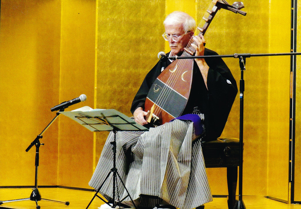 スイス生まれの筑前琵琶奏者 シルヴァン・旭西・ギニャール 先生